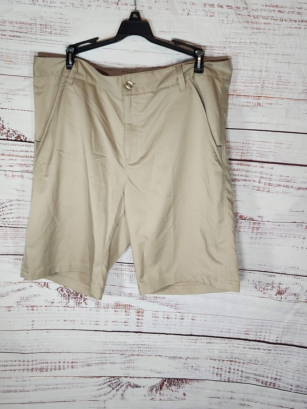 Fila Men's Golf Beige Flat-Front Casual Shorts